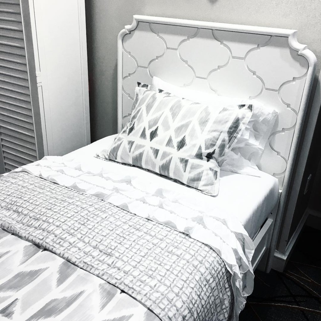 Obsessed with the pattern of this headboard #wayfair #hearthome #smartstuff