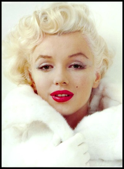 Marilyn Monroe White Fur Red Lips