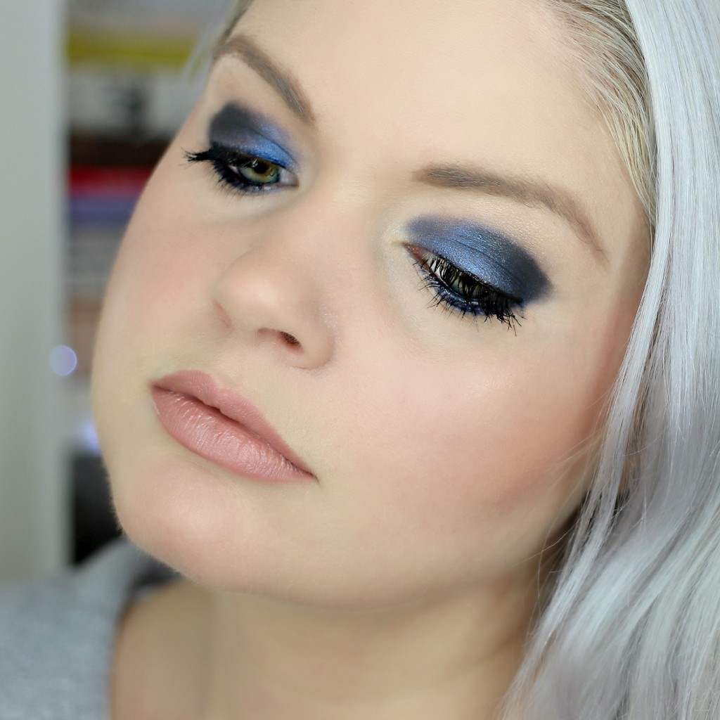 Navy Glam Makeup Look - EverydayStarlet.com @SarahBlodgett